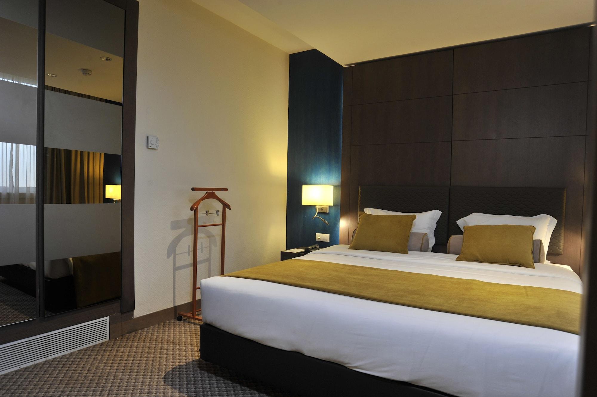 Sopatel Silmande Hotel Уагадугу Екстериор снимка