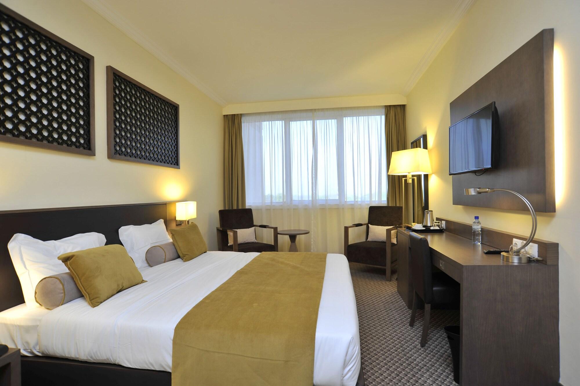 Sopatel Silmande Hotel Уагадугу Екстериор снимка