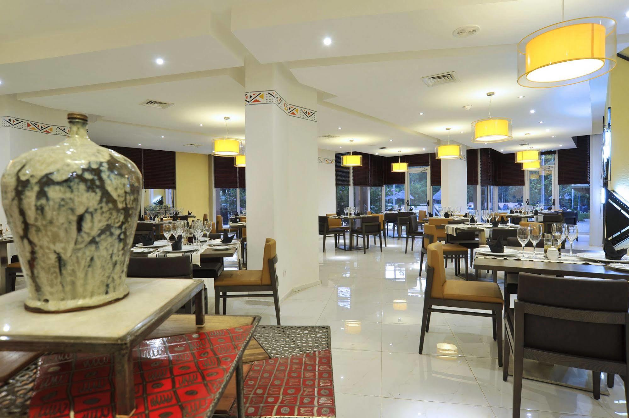 Sopatel Silmande Hotel Уагадугу Екстериор снимка